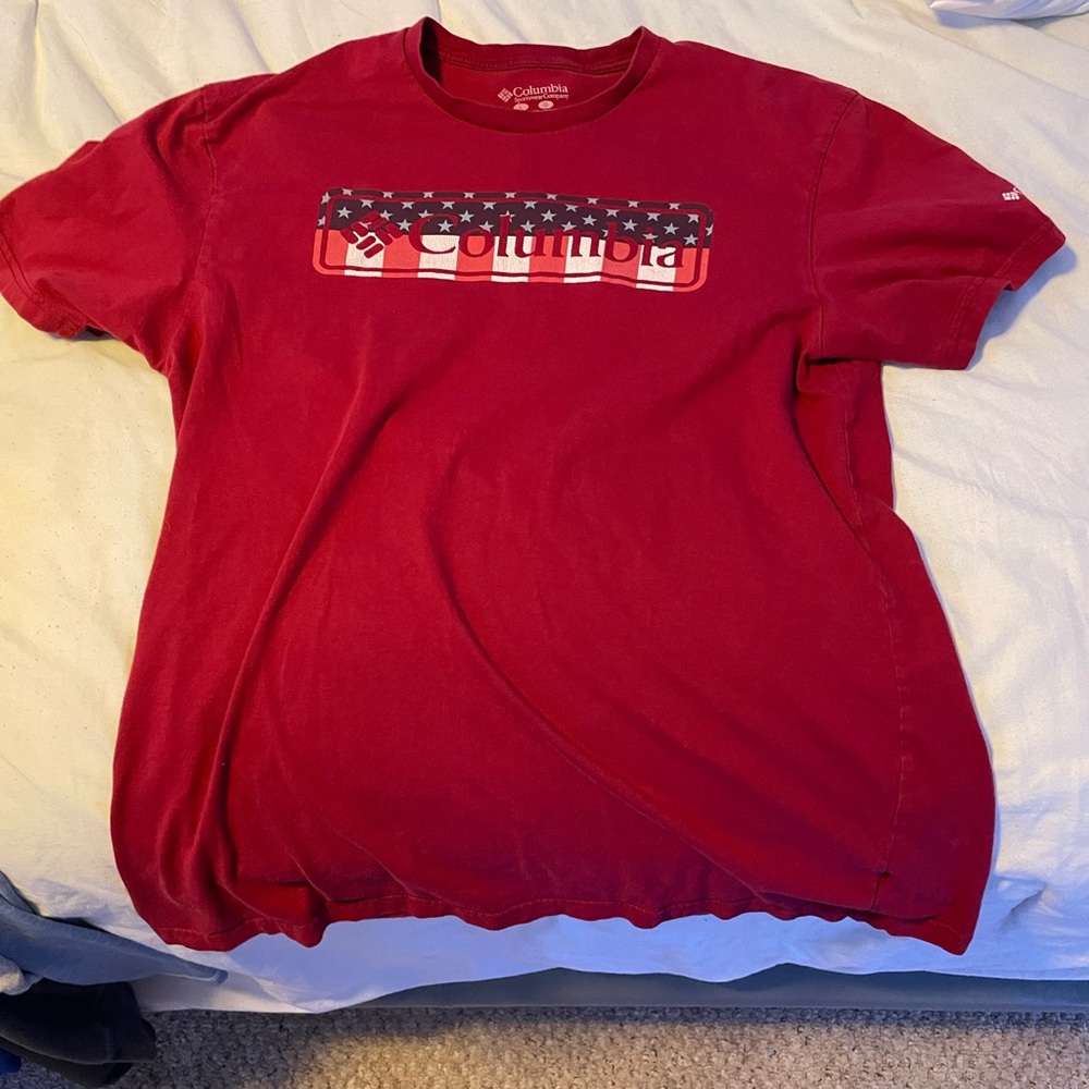Columbia T-shit, Color Burgundy, Brand Columbia, Size Large